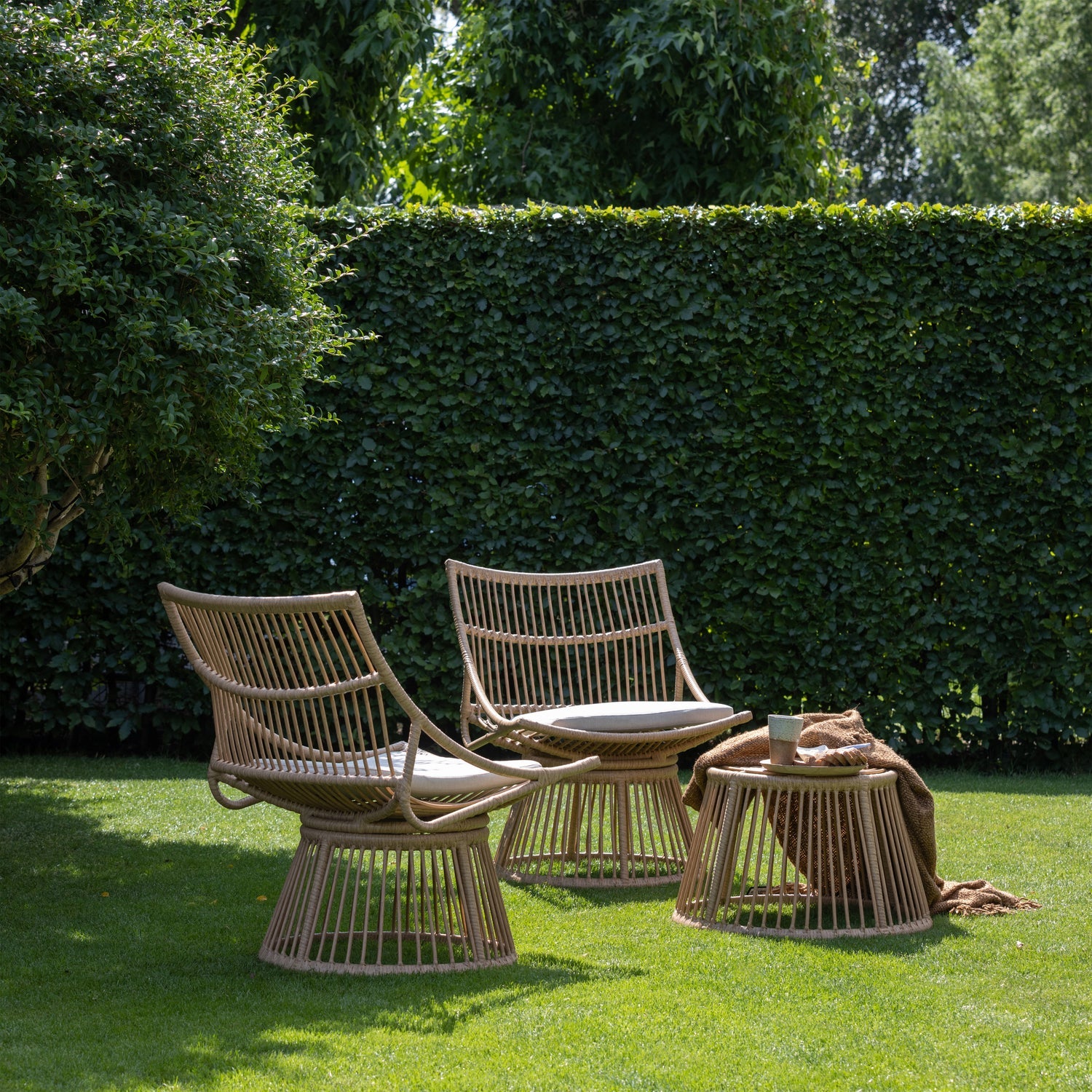 
Indoor & Outdoor Lounge Chair "Alatna"
