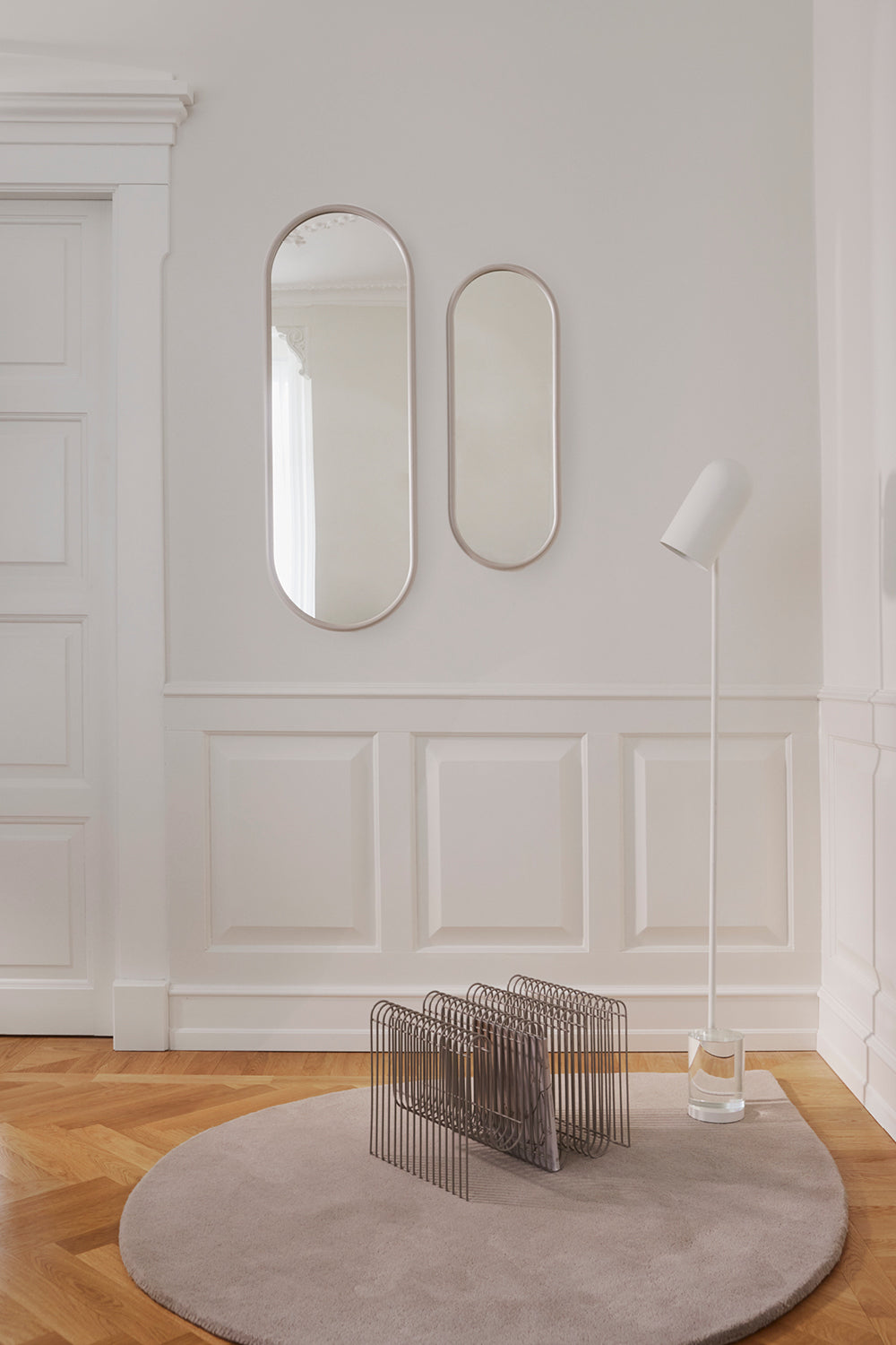 
Porte-revues design « Curva » - Taupe