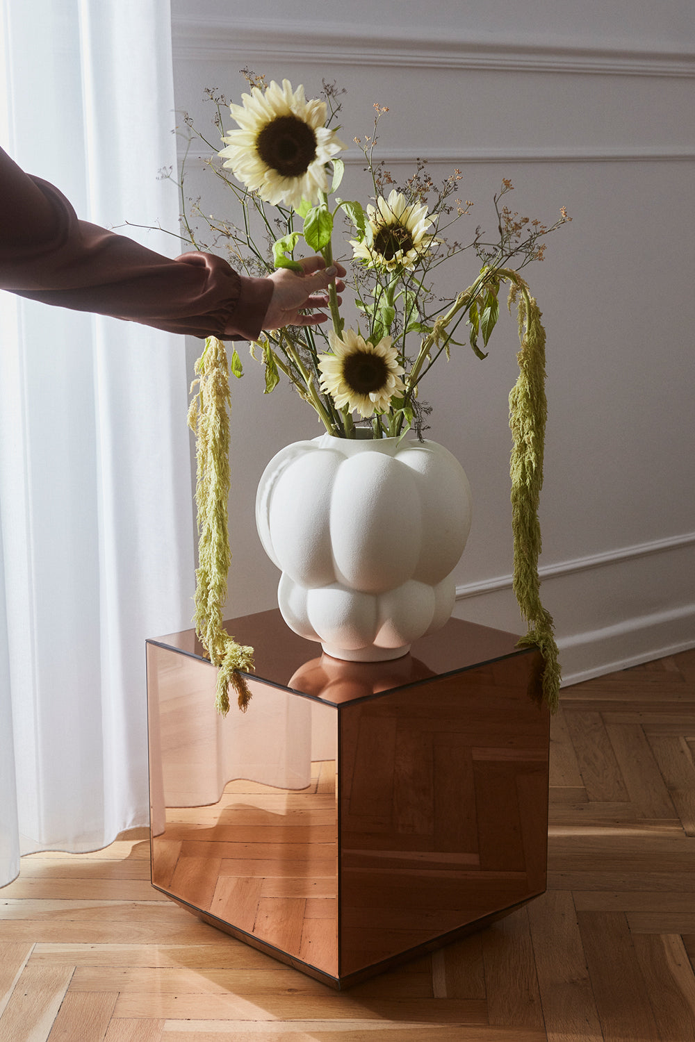 
"Speculum" Design Side Table - Rose