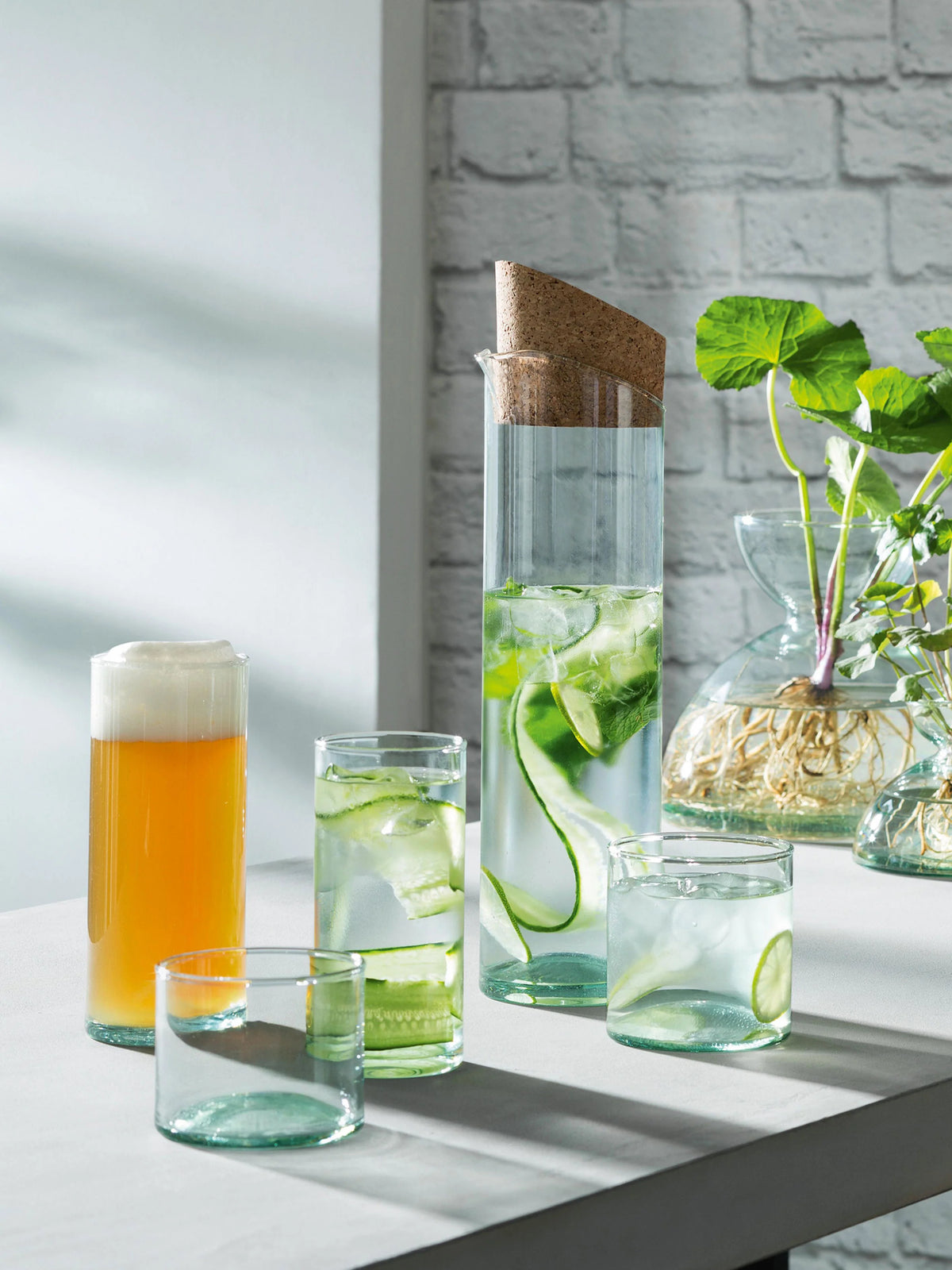 
Bicchieri long drink soffiati a bocca „Canopy“ in vetro riciclato da 530 ml, set da 4