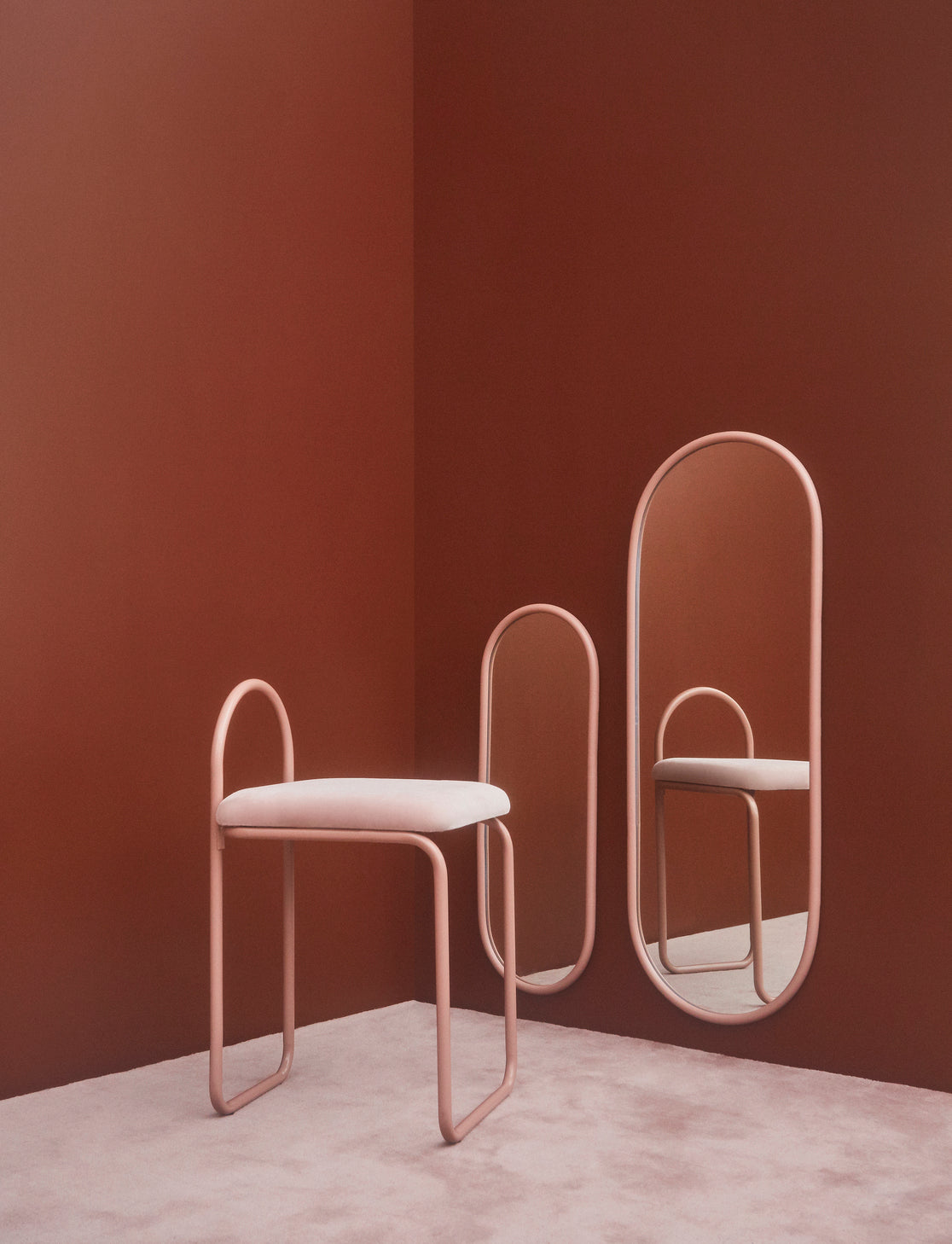 
Specchio di design “Angui”, rosa - 39 x 108 cm