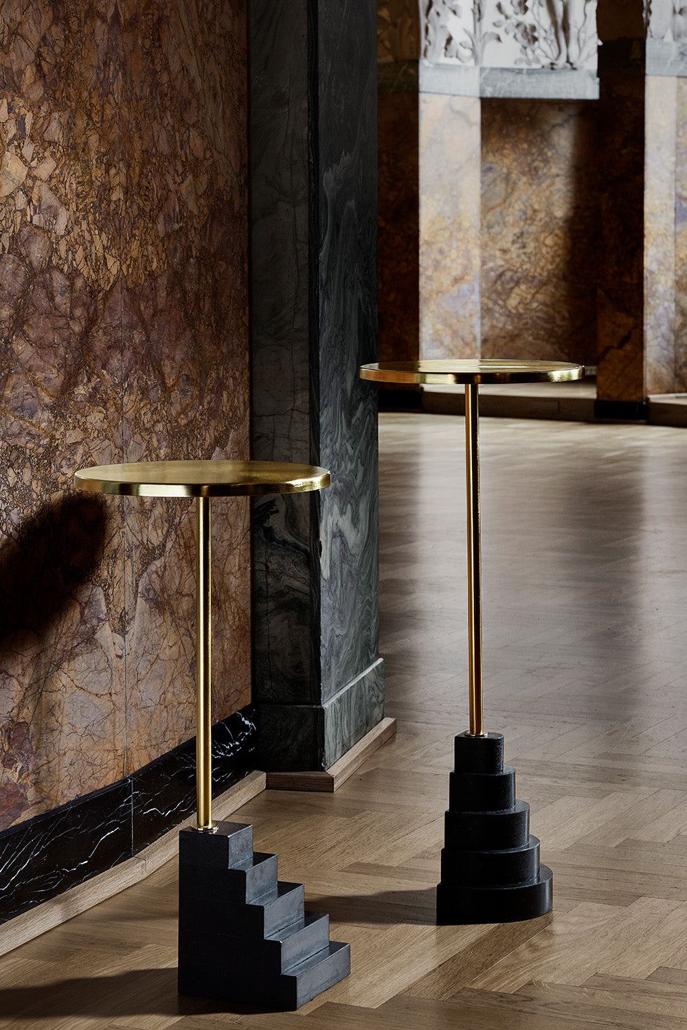 
Table d'appoint et sellette en marbre design « Solum » - Noir/Or - Ø 32 x 78 cm