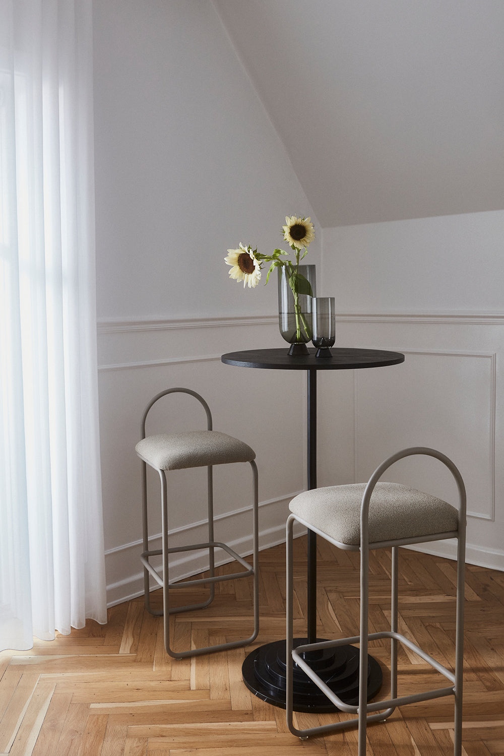 
Sgabello da bar di design «Angui», altezza della seduta 75.5 cm - Bouclé talpa