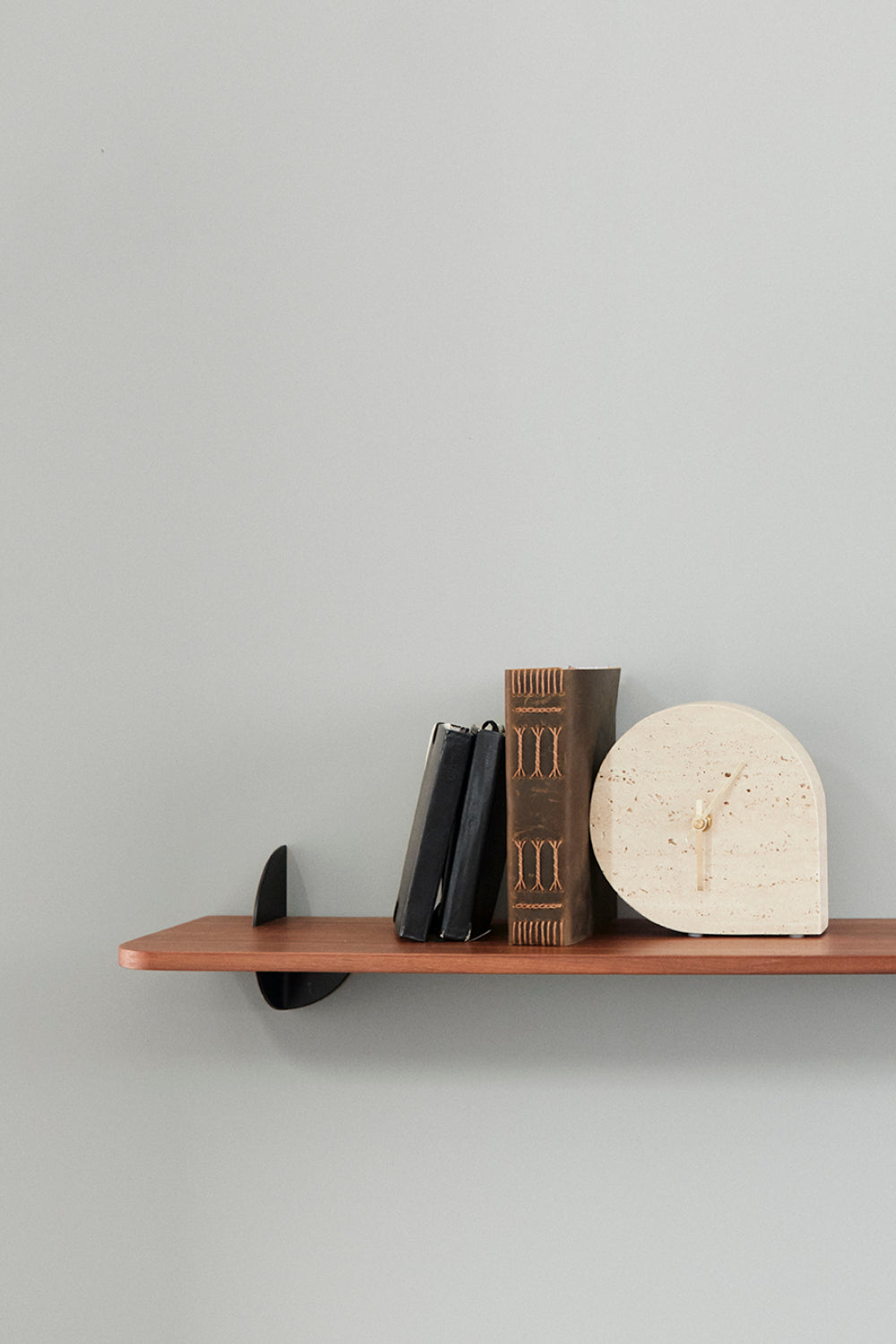 
Étagère murale design « Aedes » - Noyer / Noir