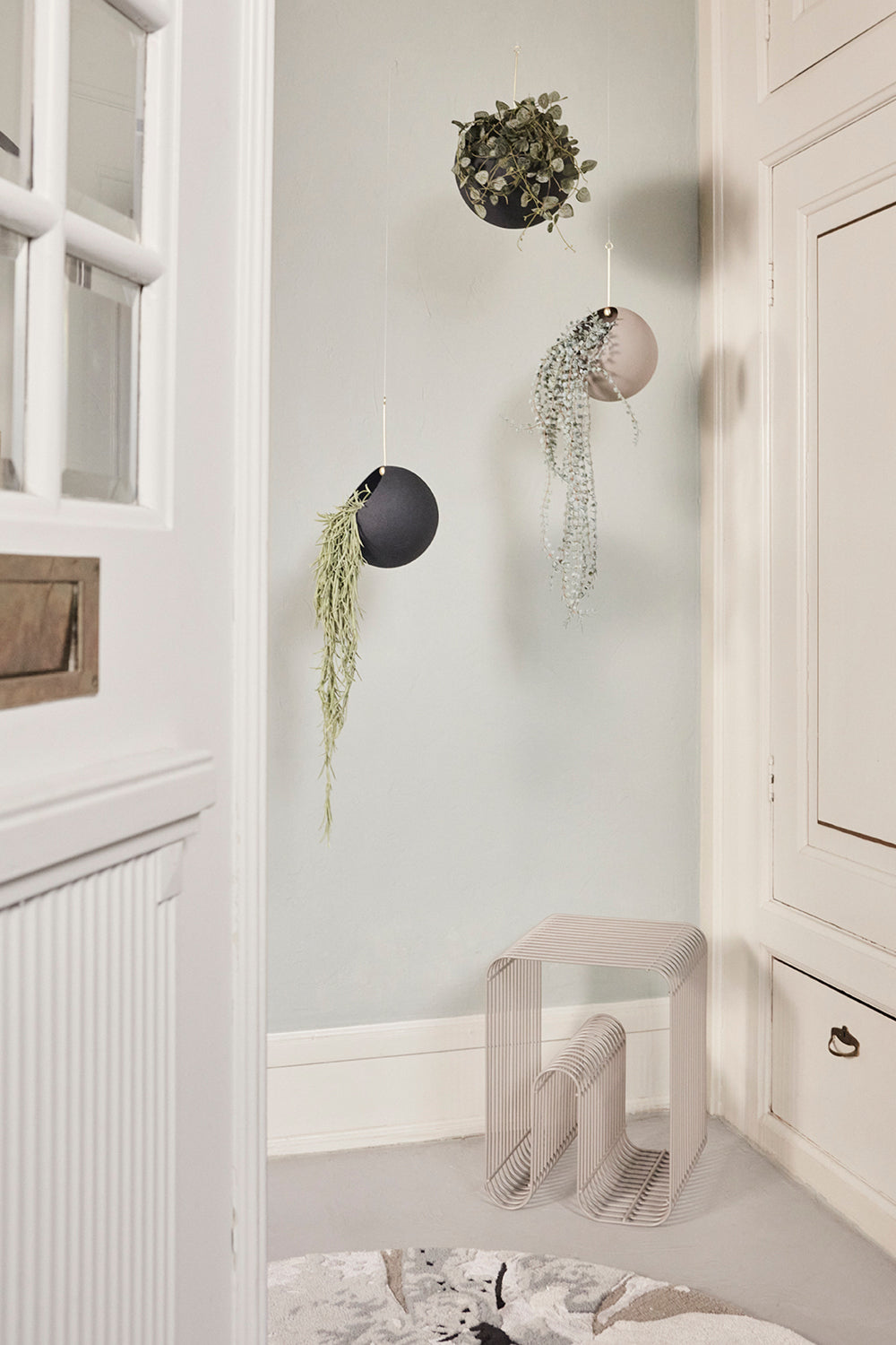 
Multifunctional Design Stool & Side Table "Curva" - Taupe