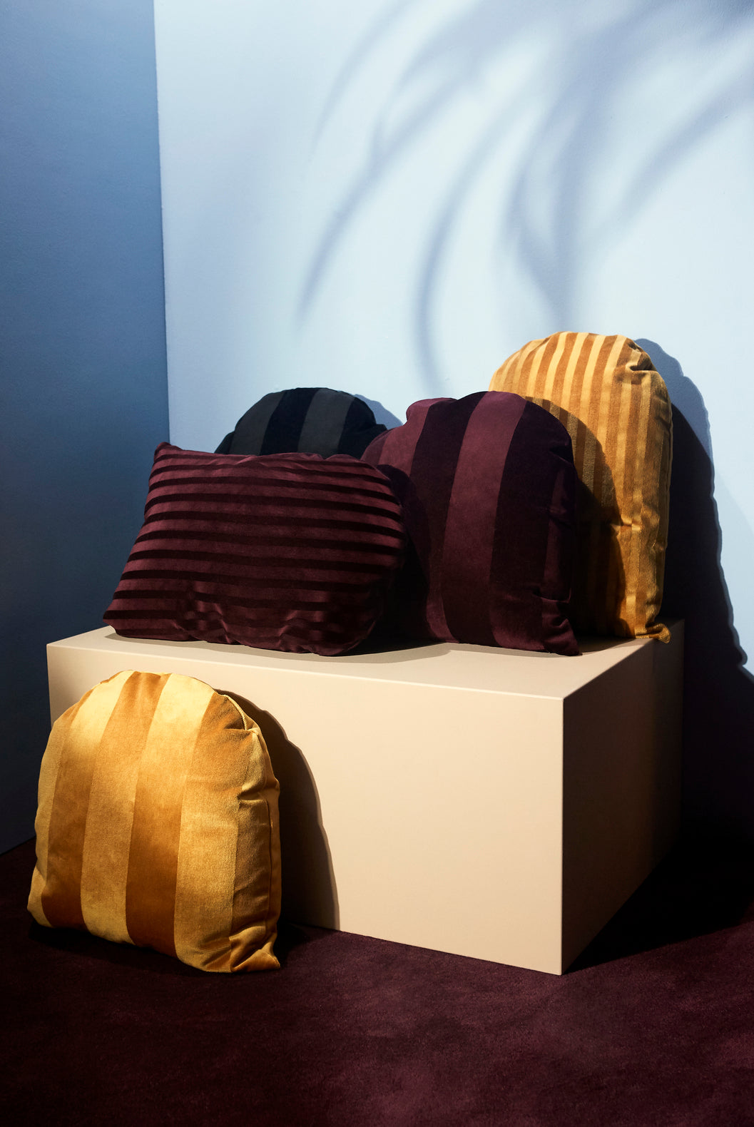 
Coussin design « Arcus » 50 x 50 cm - Bordeaux