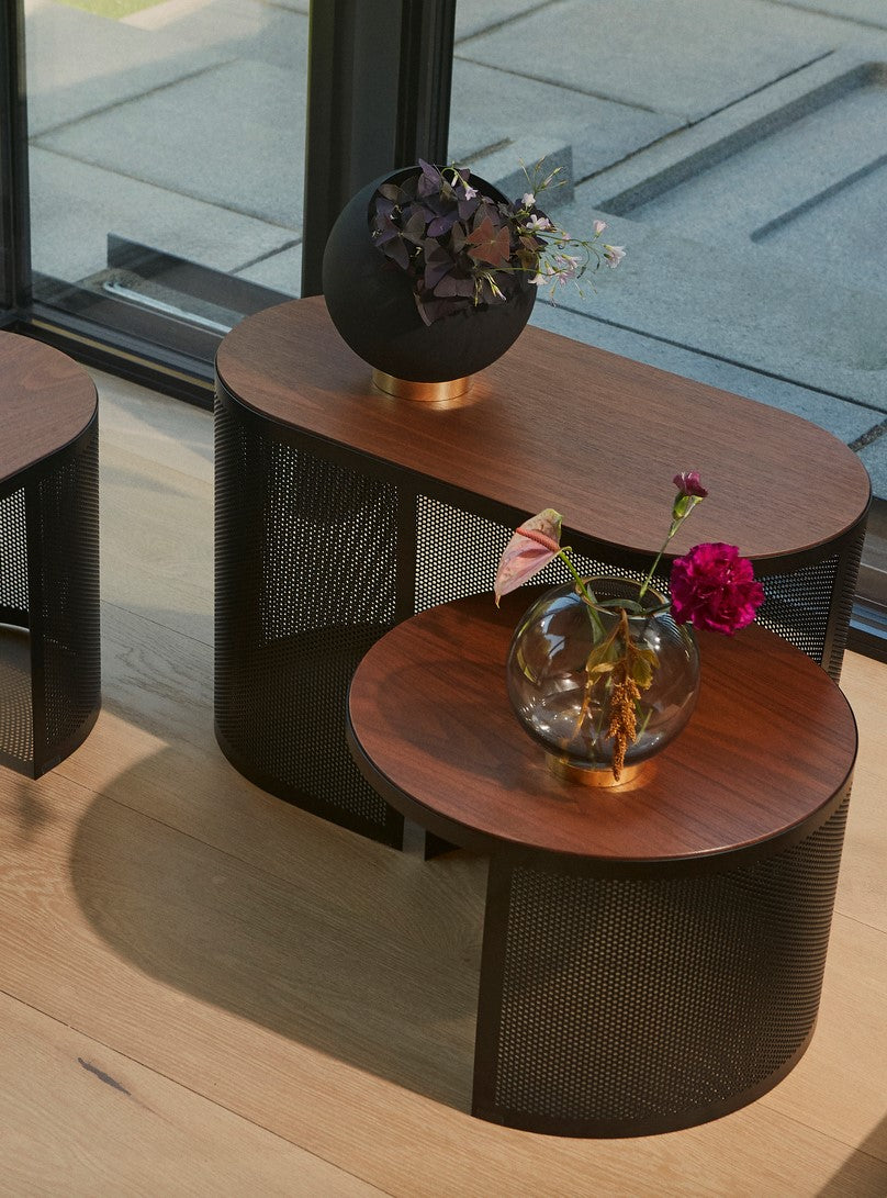 
Design Beistell-/ Couchtisch „Pausillus“ mit Nussbaum Tischplatte - 70 x 43.3 cm