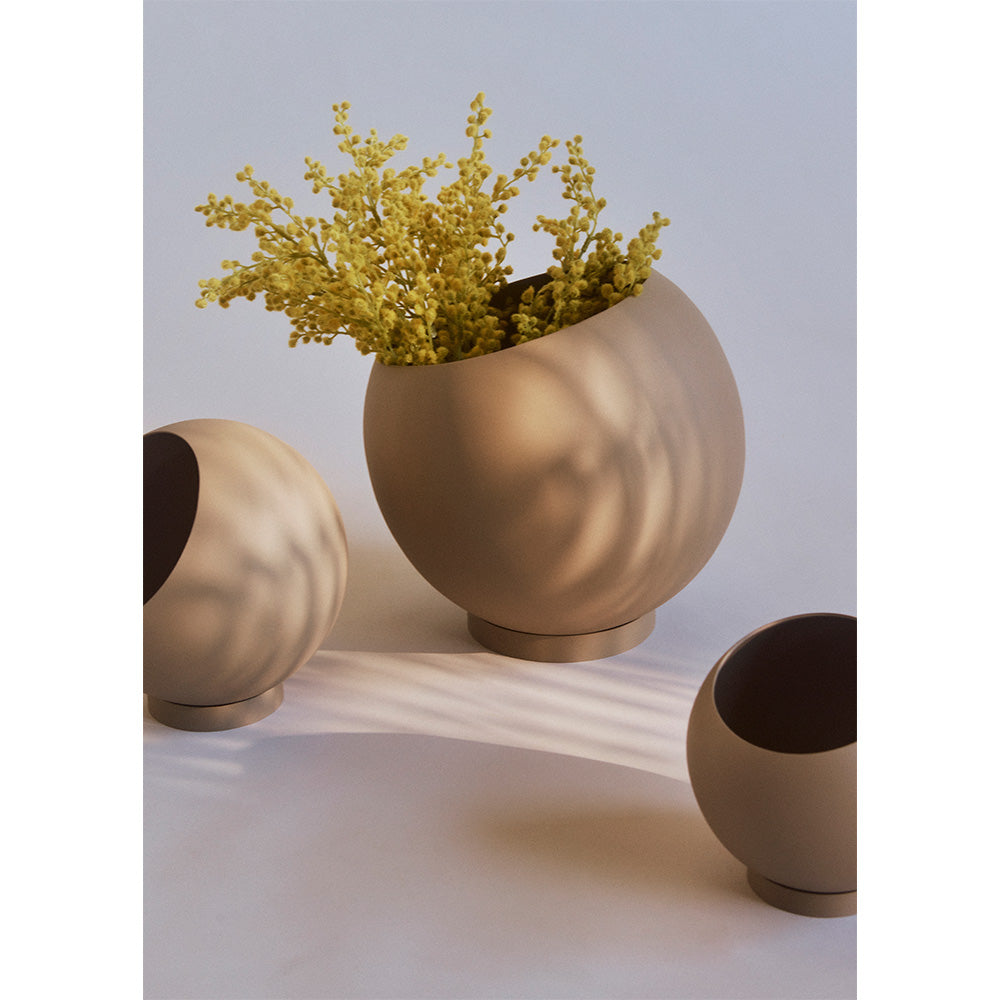 
Portavaso di design per interni/esterni „Globe“, tortora - Ø 17 cm x H 15,4 cm