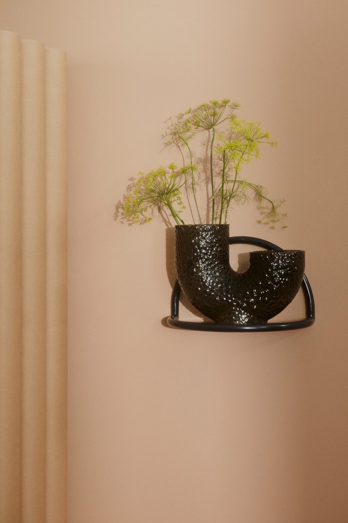
Vaso di design „Aura medium“ soffiato a bocca - Nero