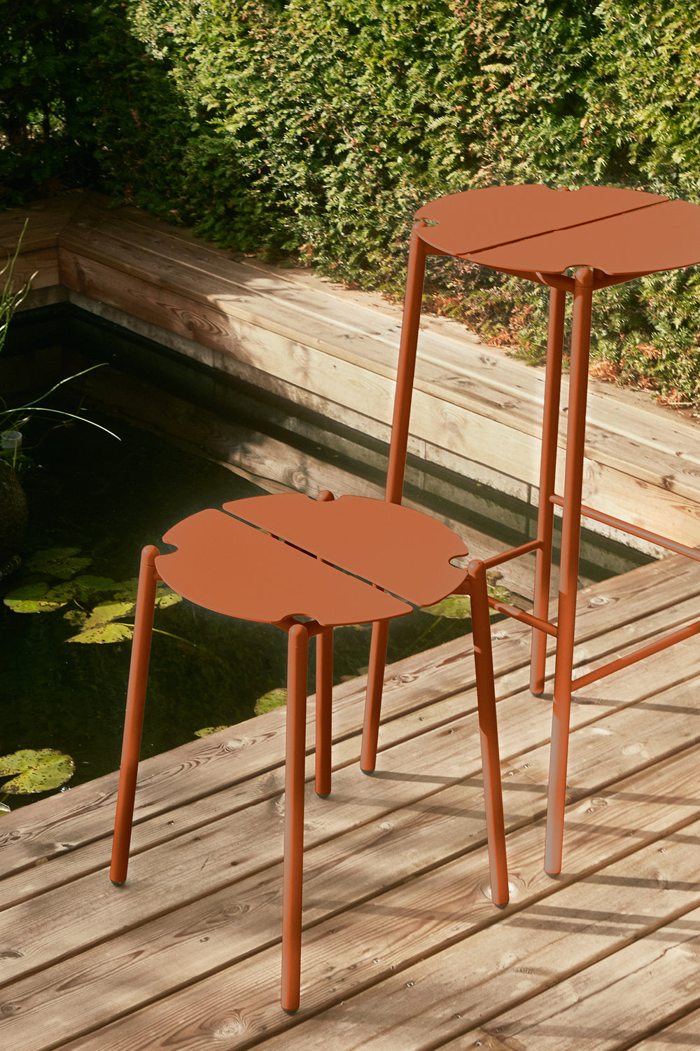
Indoor/Outdoor Design Stool "Novo" - Gingerbread