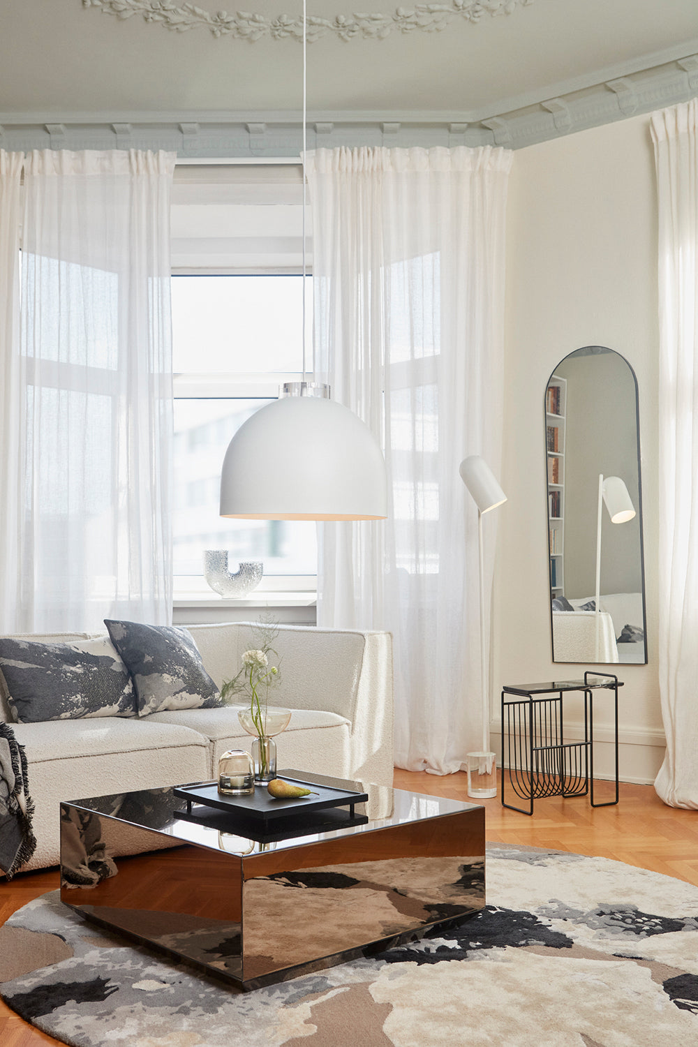
Table d'appoint et porte-revues "Sino" au design marbre - Noir