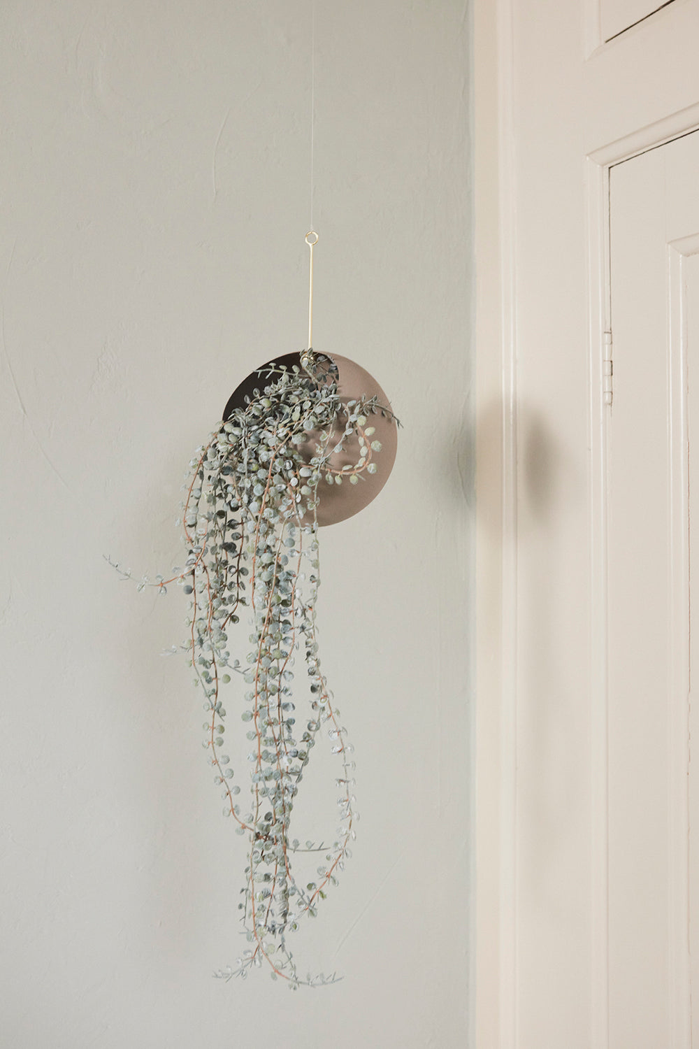 
Hanging Indoor/Outdoor Designer Planter "Globe", Taupe/Gold - 21 x 32 cm