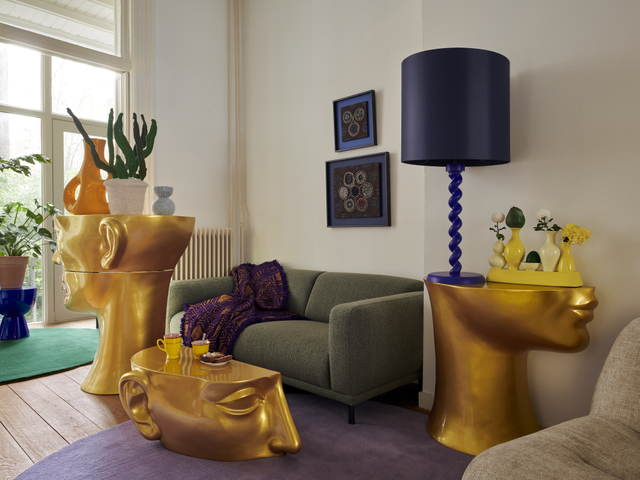 
Design Couchtisch „Head“ - Gold / Rechte Gesichtshälfte