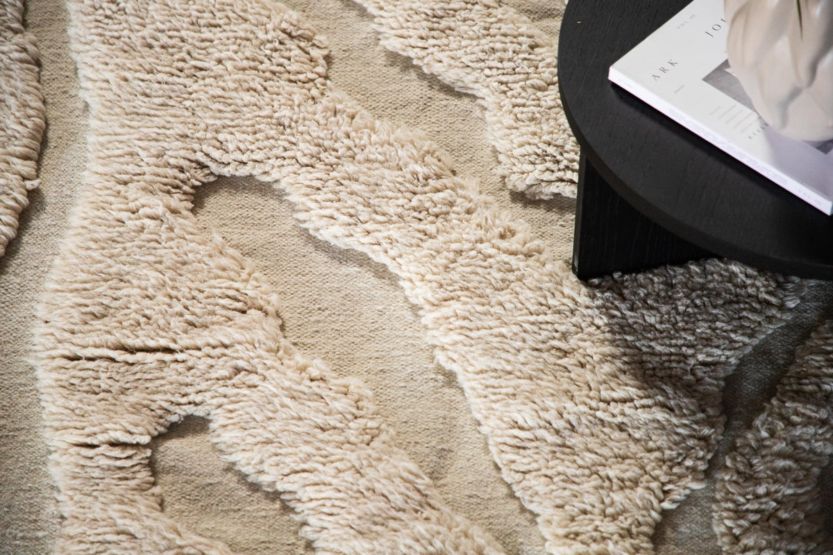 
Hand-Woven Designer Rug "Trondheim" Made of 100% Wool - 200 x 300 cm