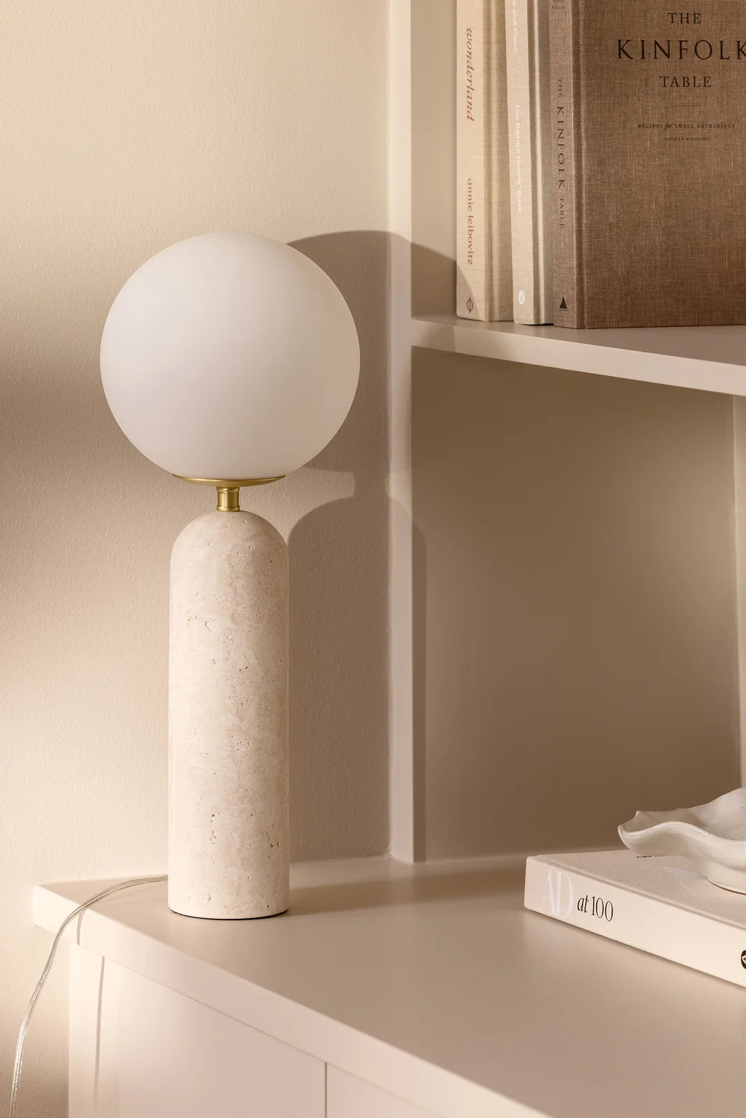 
Grande lampada da tavolo di design „Torrano“ con base in marmo - Travertino