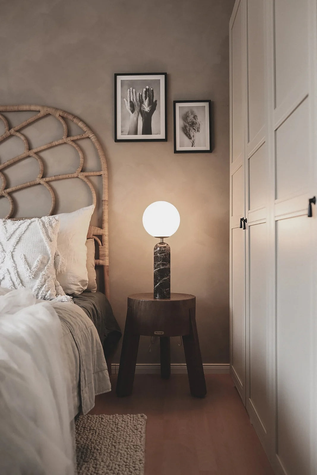 
Grande lampada da tavolo di design „Torrano“ con base in marmo - marmo marrone