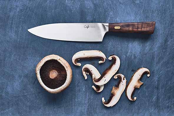 
Couteau de chef de qualité supérieure « Couteaux & Co » avec manche en noyer