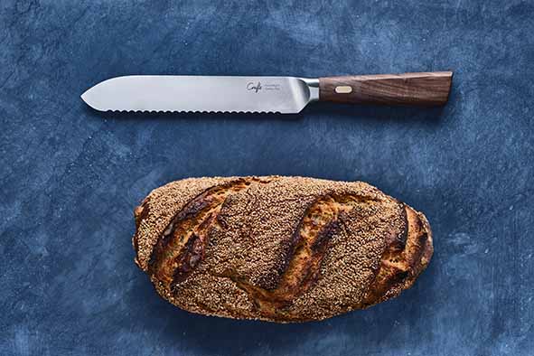 
Couteau à pain de haute qualité « Couteaux & Co » avec manche en noyer