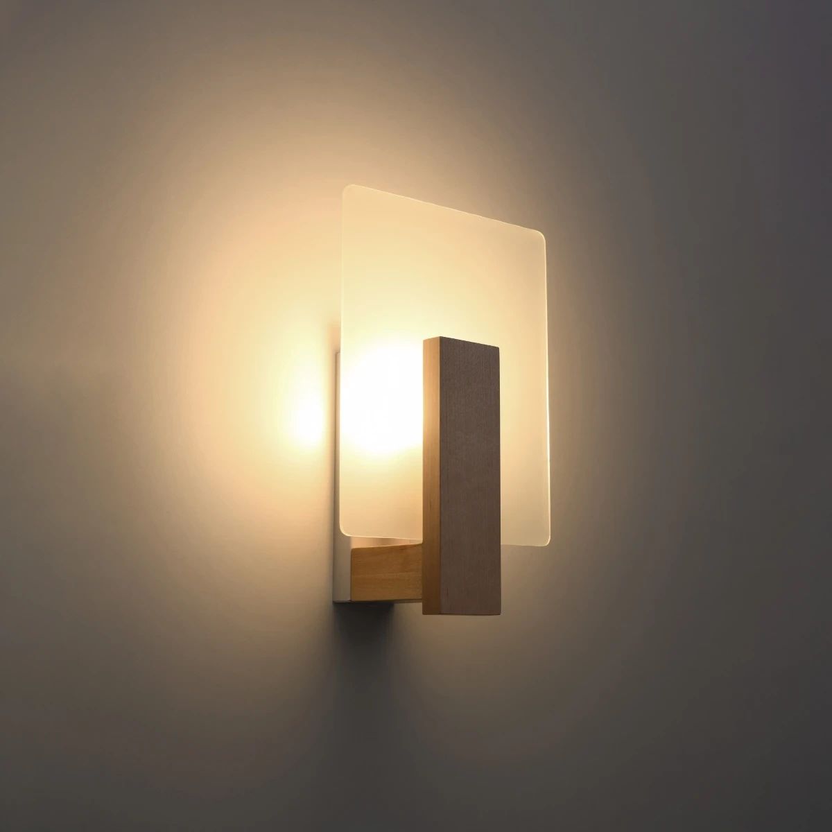 
Design Wandlampe „Lappo“ - Naturholz