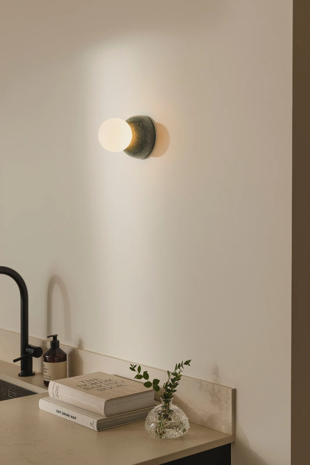 
Lampe murale et plafonnier design « Torrano » avec base en marbre - marbre vert foncé