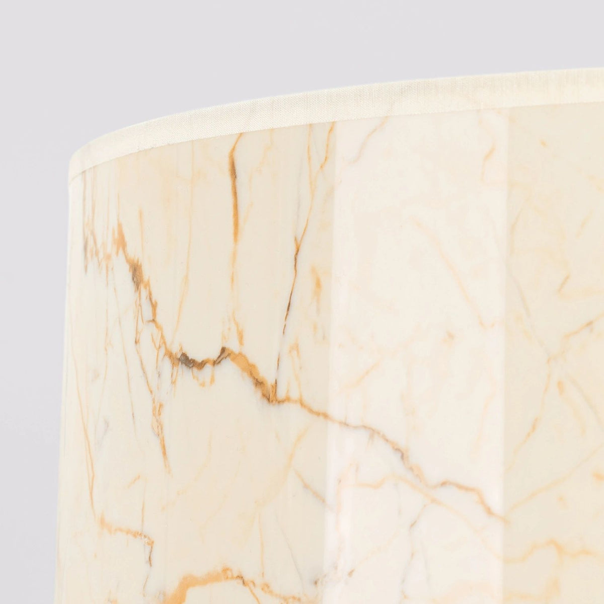 
Lampada a sospensione di design „Nevia“ - Marmo beige/Nero