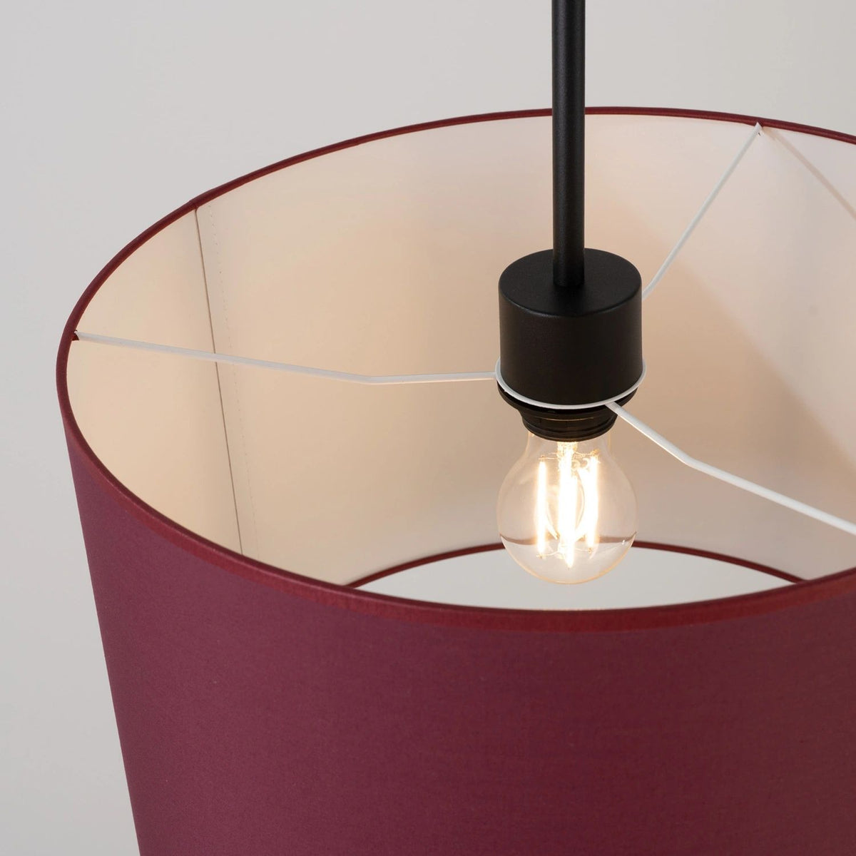 
Lampada a sospensione di design „Nevia“ - Bordeaux/Nero