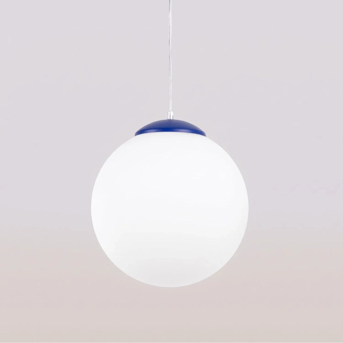 
Design Pendellampe „Ugo“ Ø 30 cm - Weiss / Ultramarine
