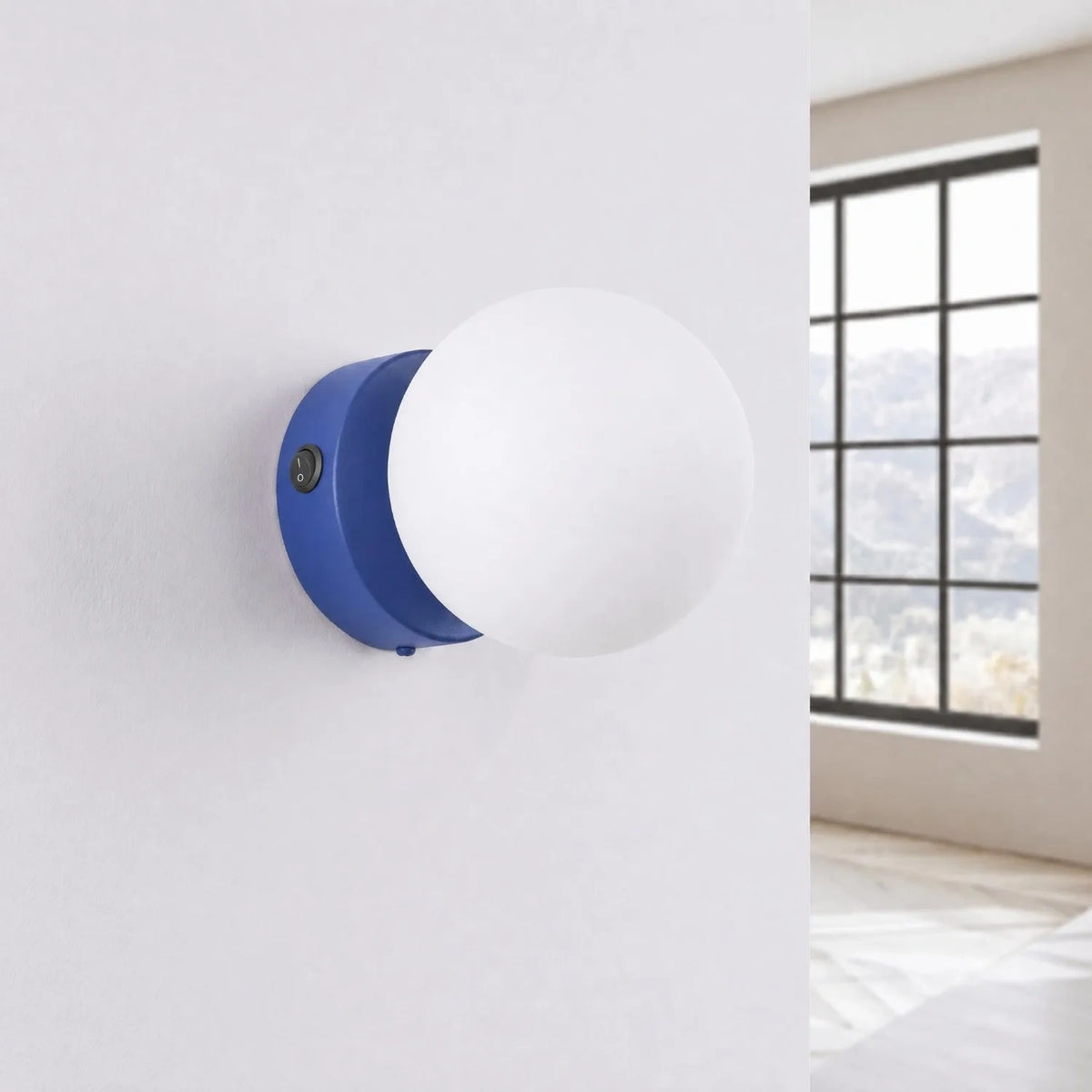 
Lampada da parete di design «Yoli» - Ultramarino