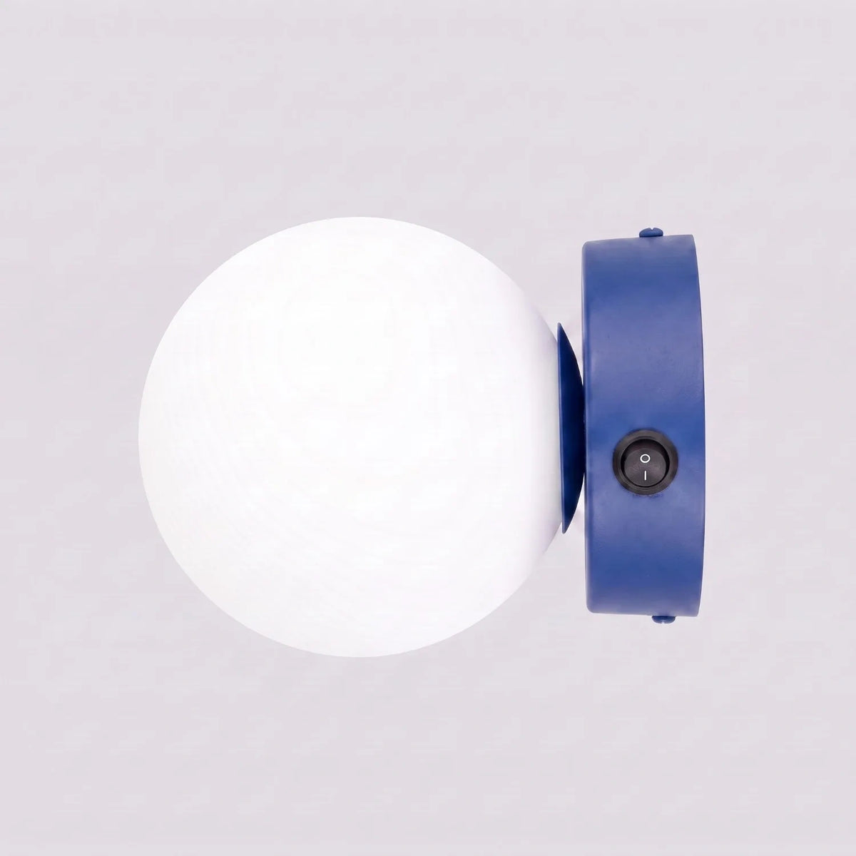 
Lampada da parete di design «Yoli» - Ultramarino