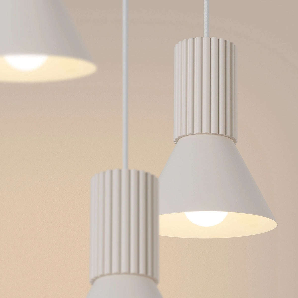 
Lampada a sospensione di design „Estria“ a 3 luci - Beige