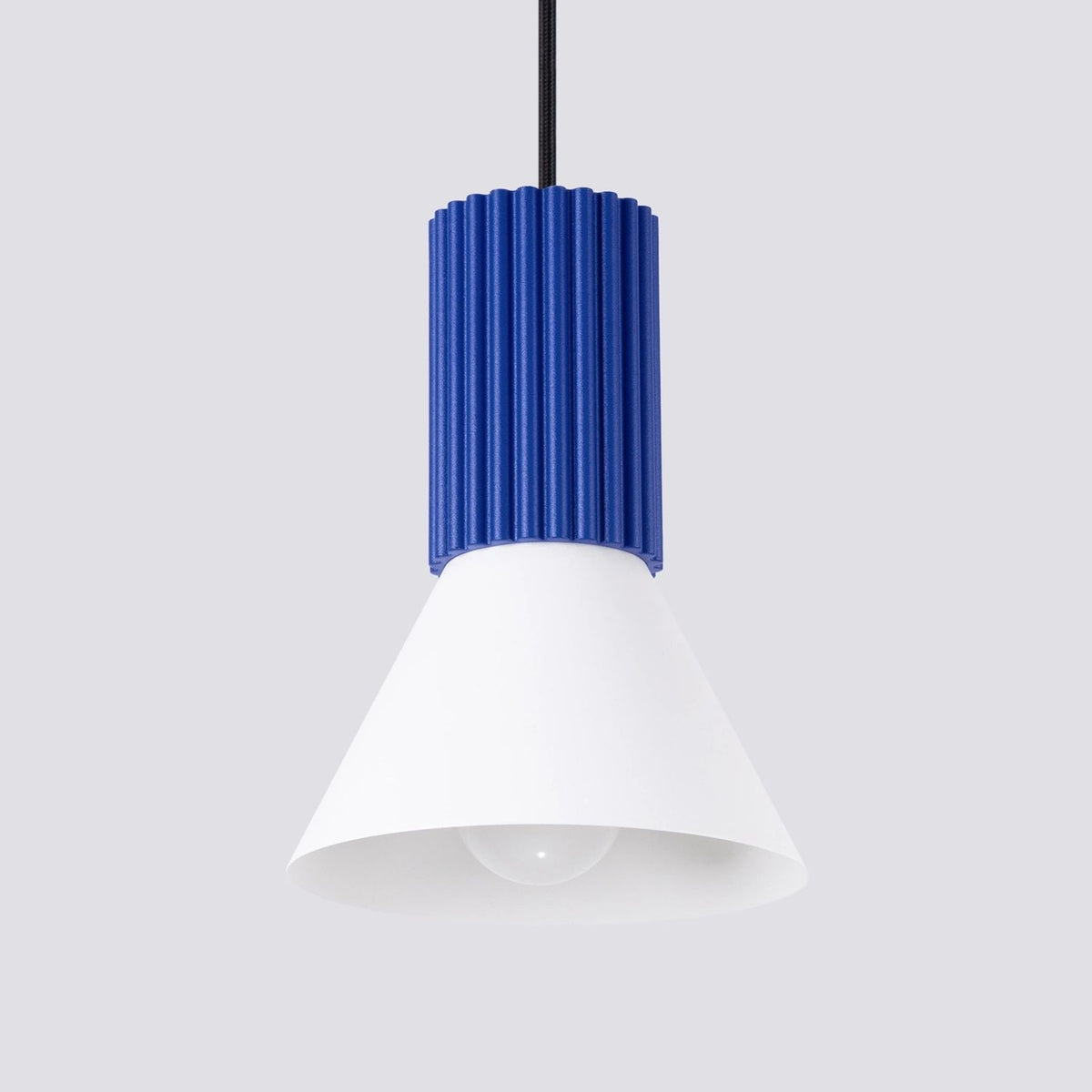 
Lampada a sospensione di design „Estria“ a 1 luce - Bianco/Ultramarino