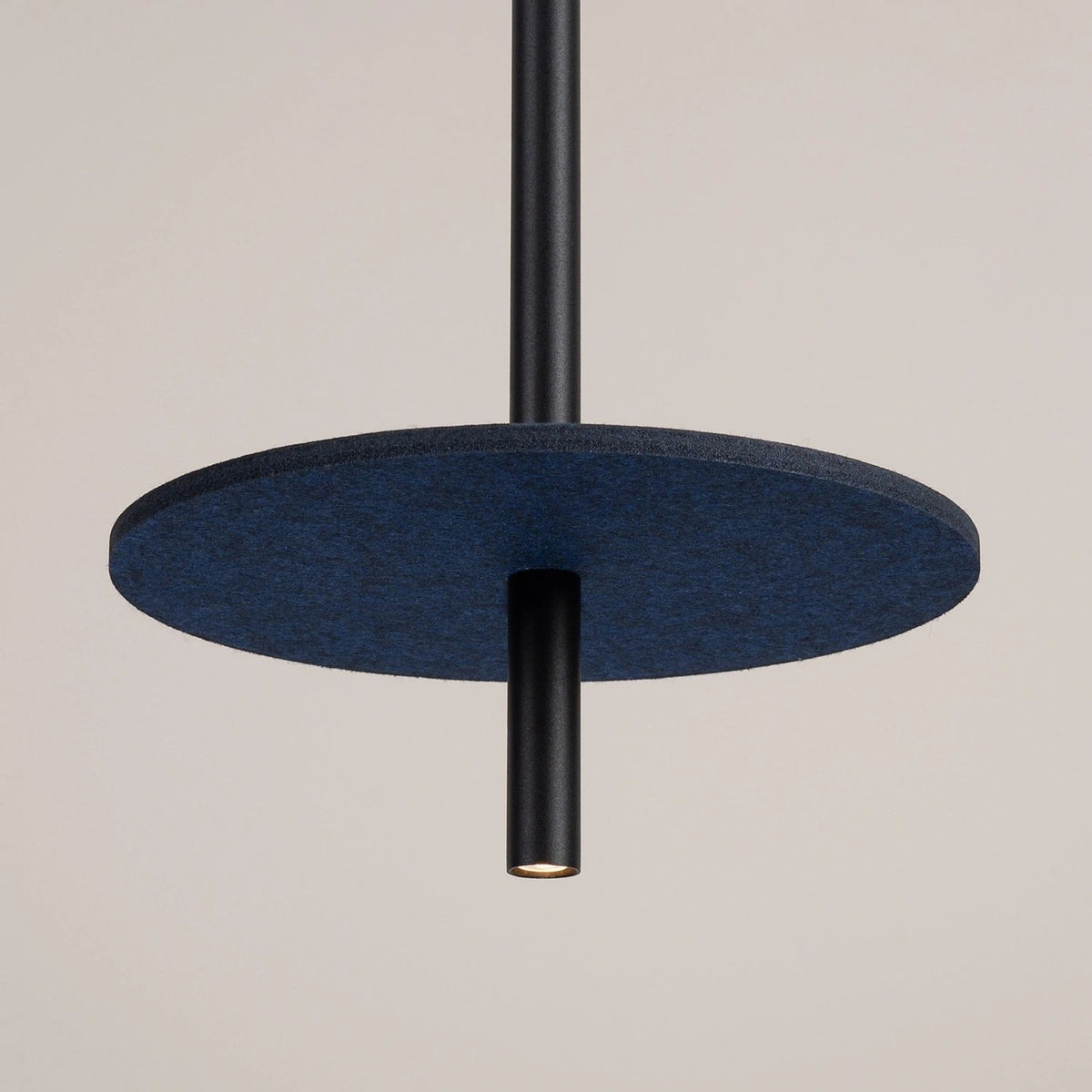 
Lampada a sospensione di design „Feltro“ a 1 luce - Blu navy/Nero