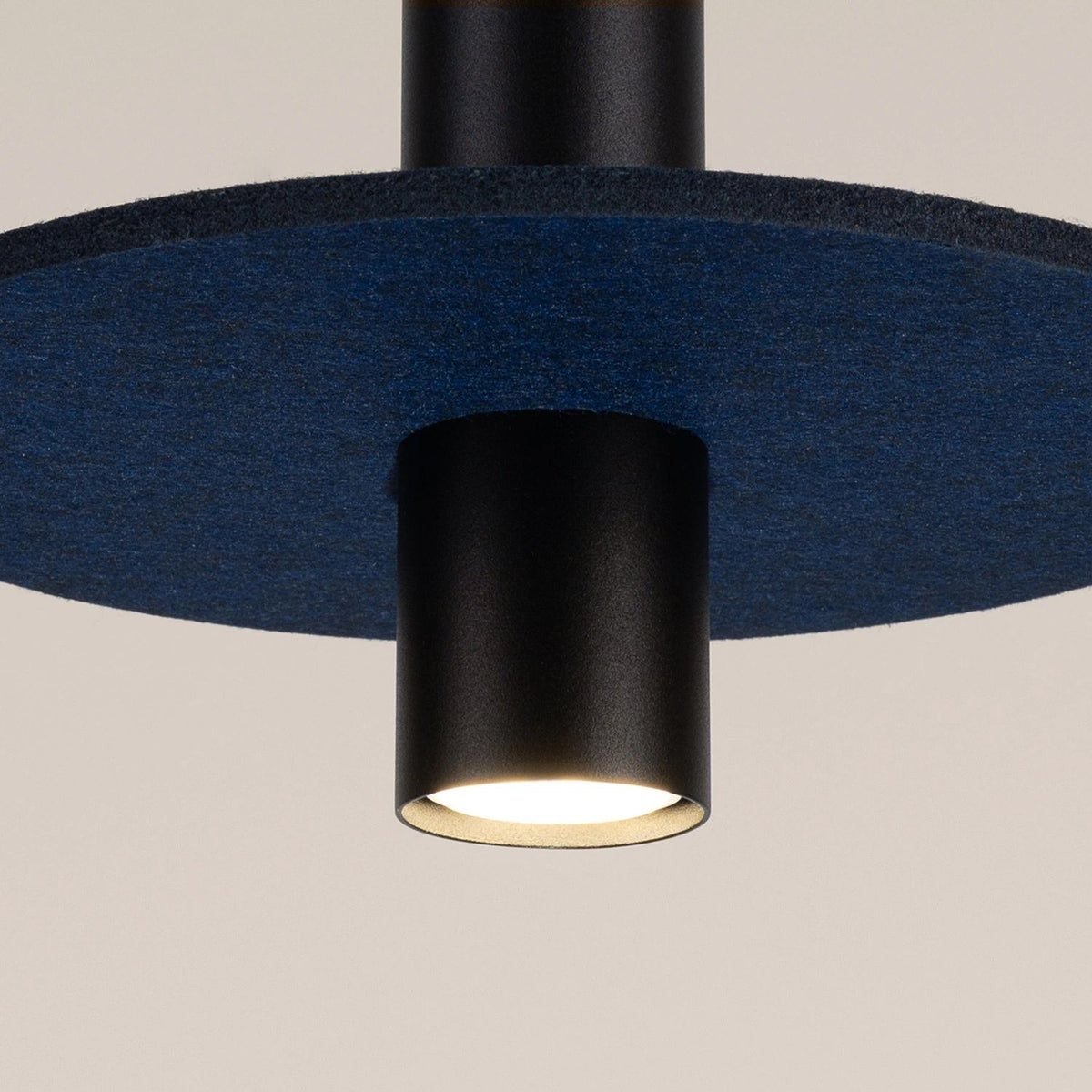 
Lampada a sospensione di design „Pelta“ a 1 luce - Blu navy/Nero