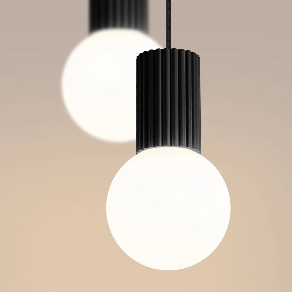 
Design Pendellampe „Halo“, 2-flammig - Schwarz