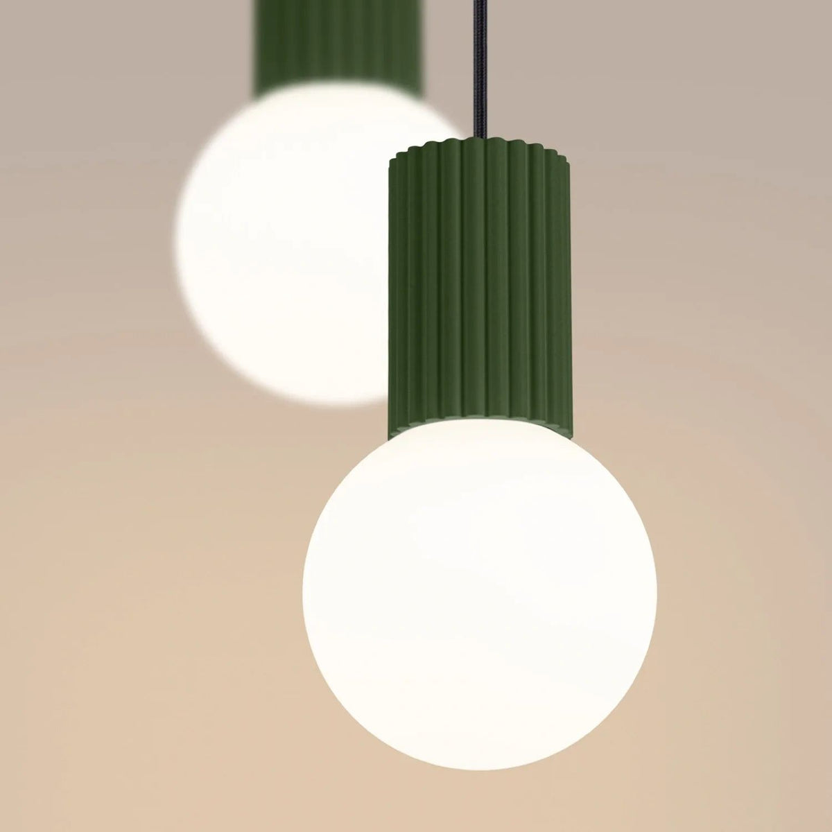 
Design Pendellampe „Halo“, 2-flammig - Olivgrün