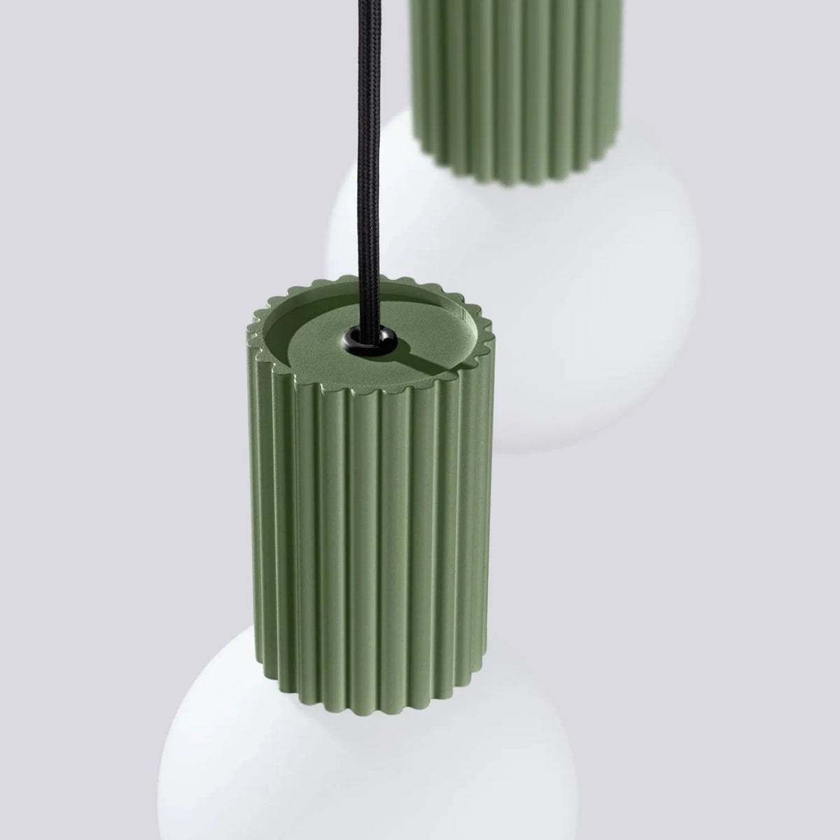 
Design Pendellampe „Halo“, 2-flammig - Olivgrün