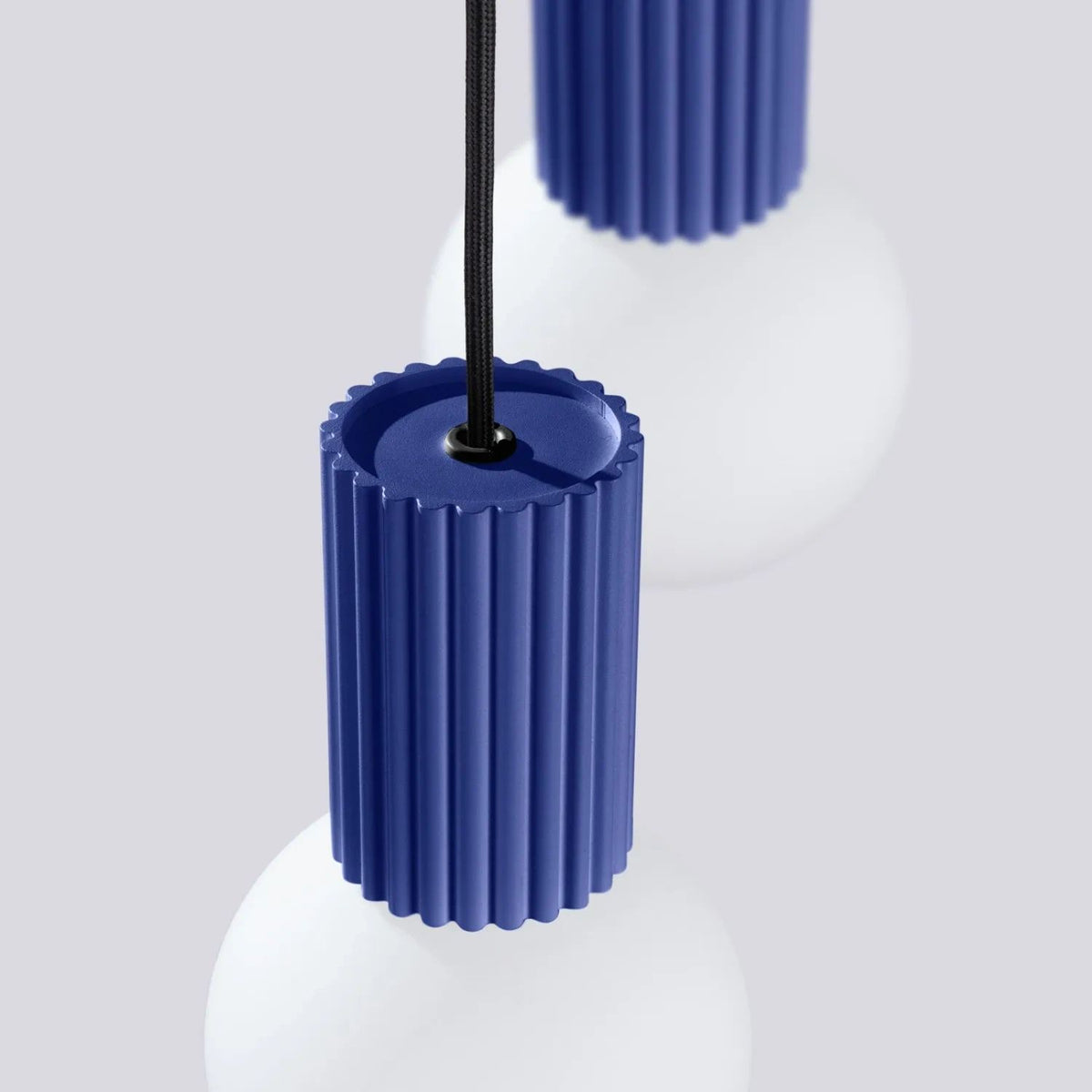 
Design Pendellampe „Halo“, 2-flammig - Ultramarine