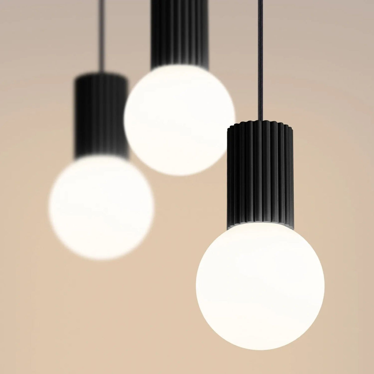 
Design Pendellampe „Halo II“, 3-flammig - Schwarz