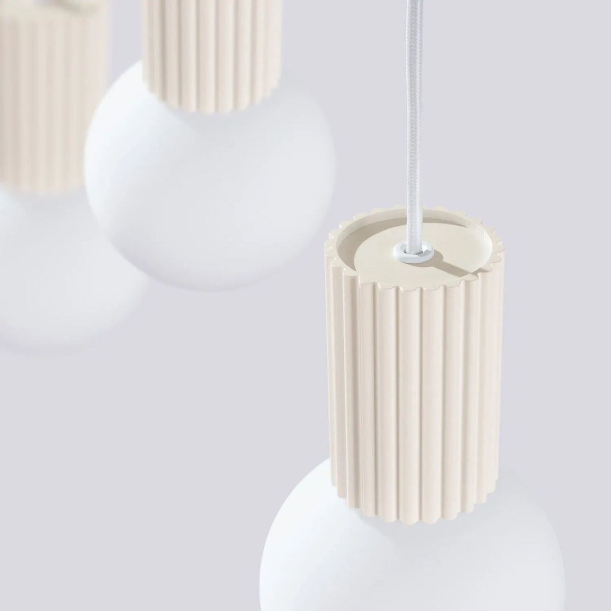 
Design Pendellampe „Halo II“, 3-flammig - Beige