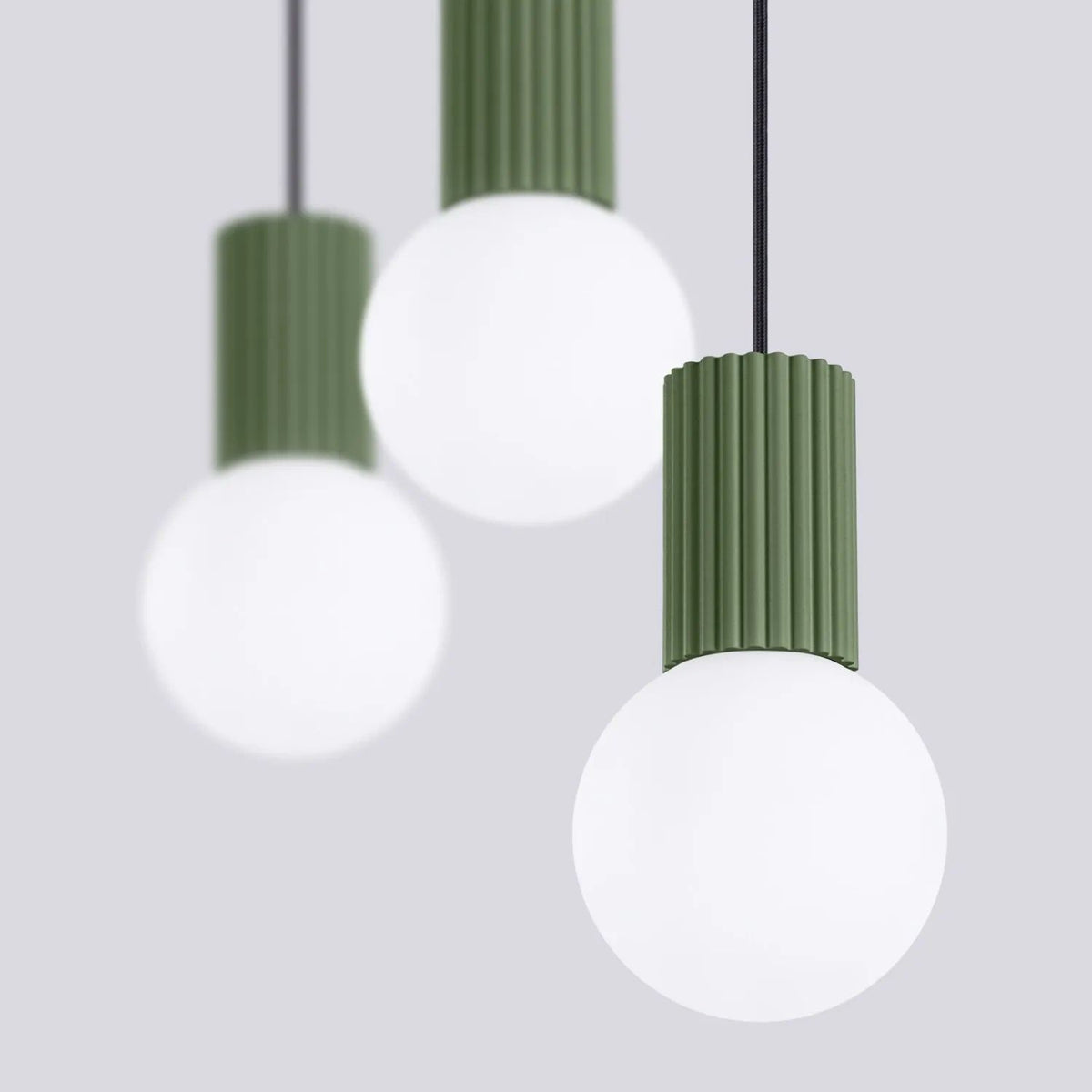 
Design Pendellampe „Halo II“, 3-flammig - Olivgrün