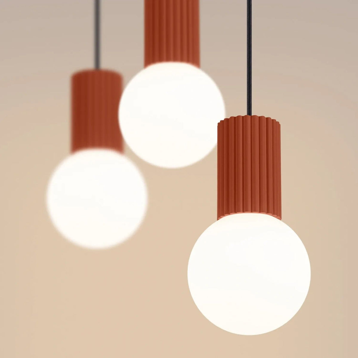 
Design Pendellampe „Halo II“, 3-flammig - Ockerrot