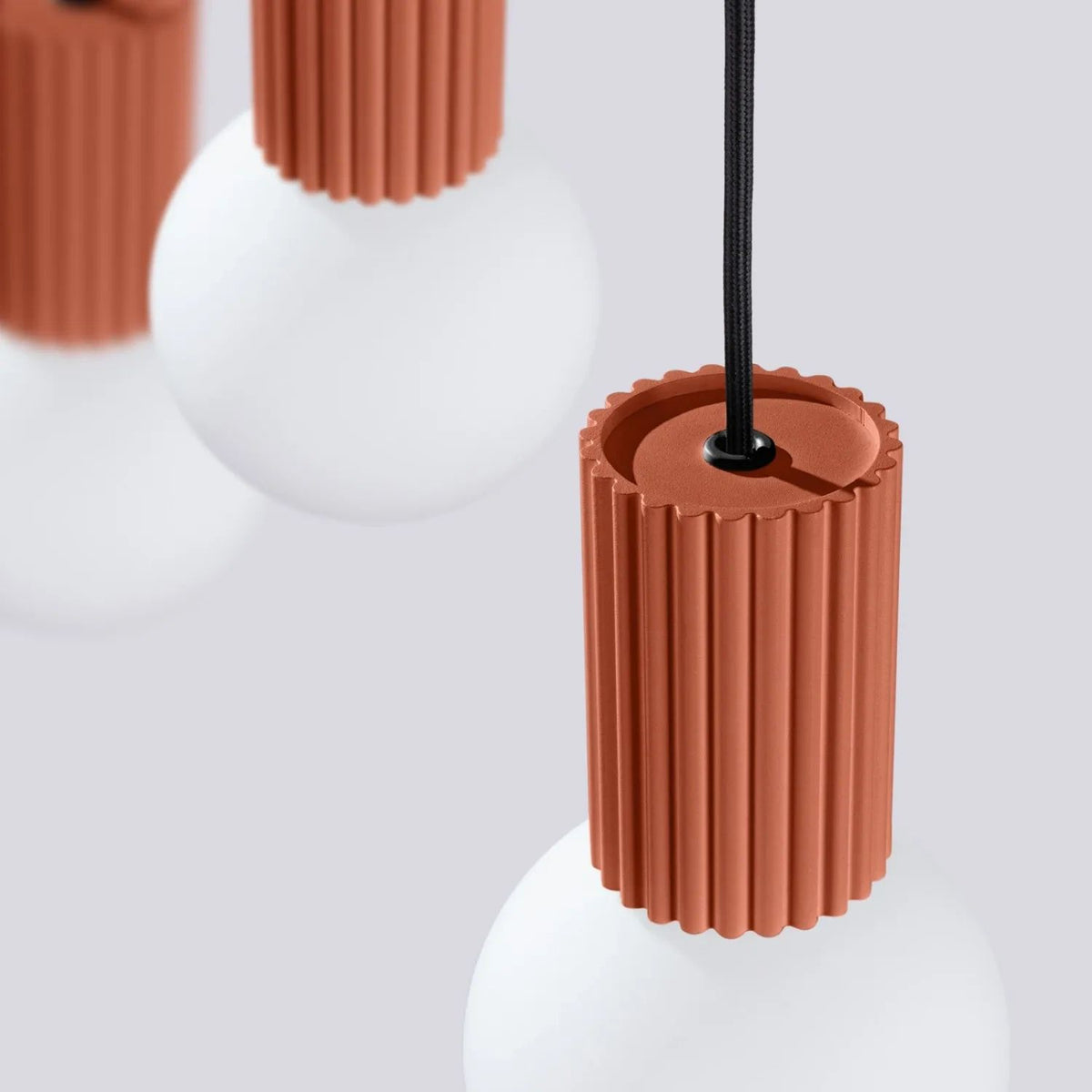 
Design Pendellampe „Halo II“, 3-flammig - Ockerrot