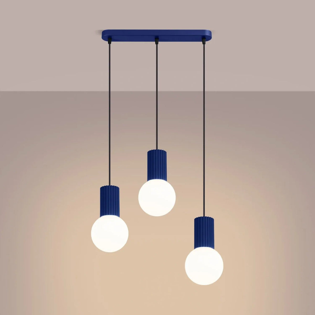 
Design Pendellampe „Halo II“, 3-flammig - Ultramarine