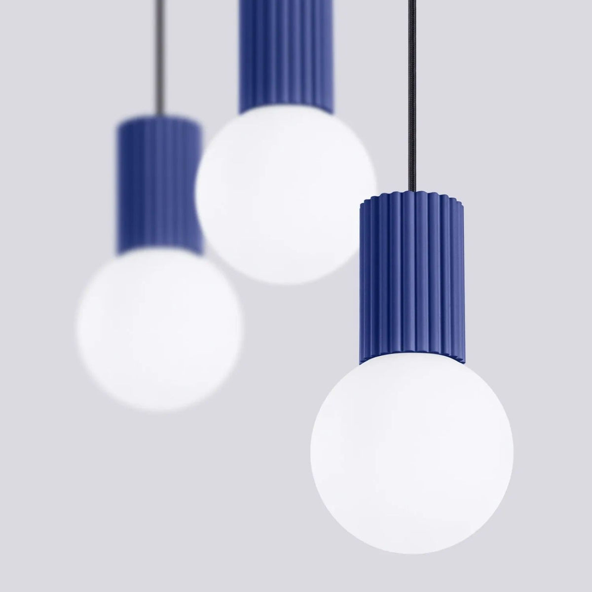 
Design Pendellampe „Halo II“, 3-flammig - Ultramarine