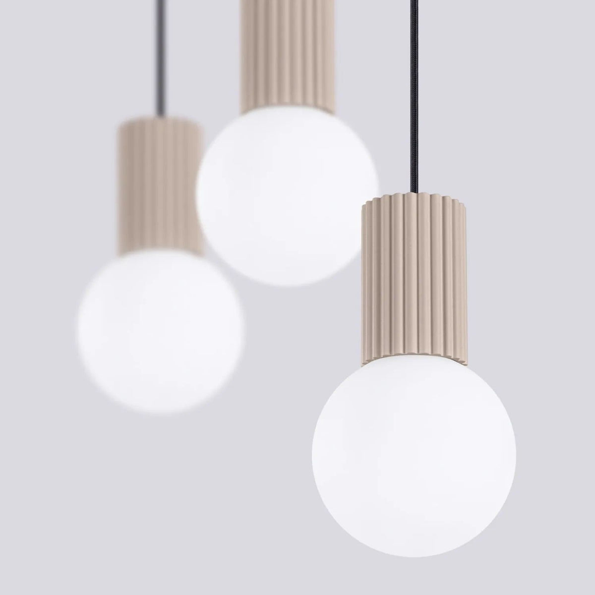 
Design Pendellampe „Halo II“, 3-flammig - Taupe