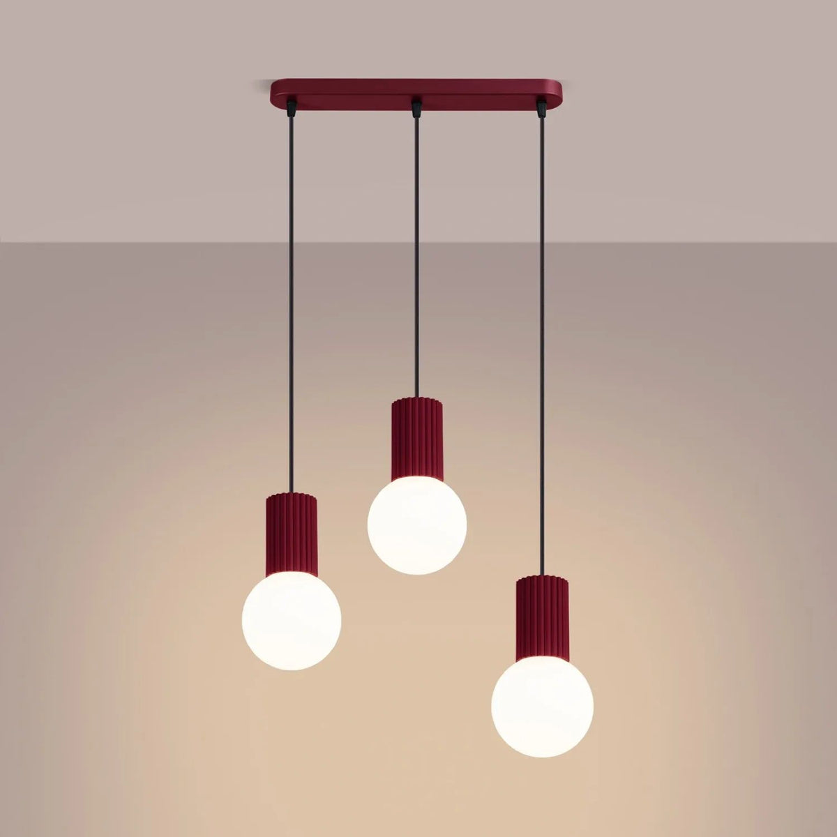 
Design Pendellampe „Halo II“, 3-flammig - Burgundrot