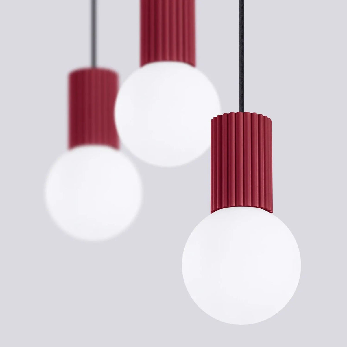
Design Pendellampe „Halo II“, 3-flammig - Burgundrot