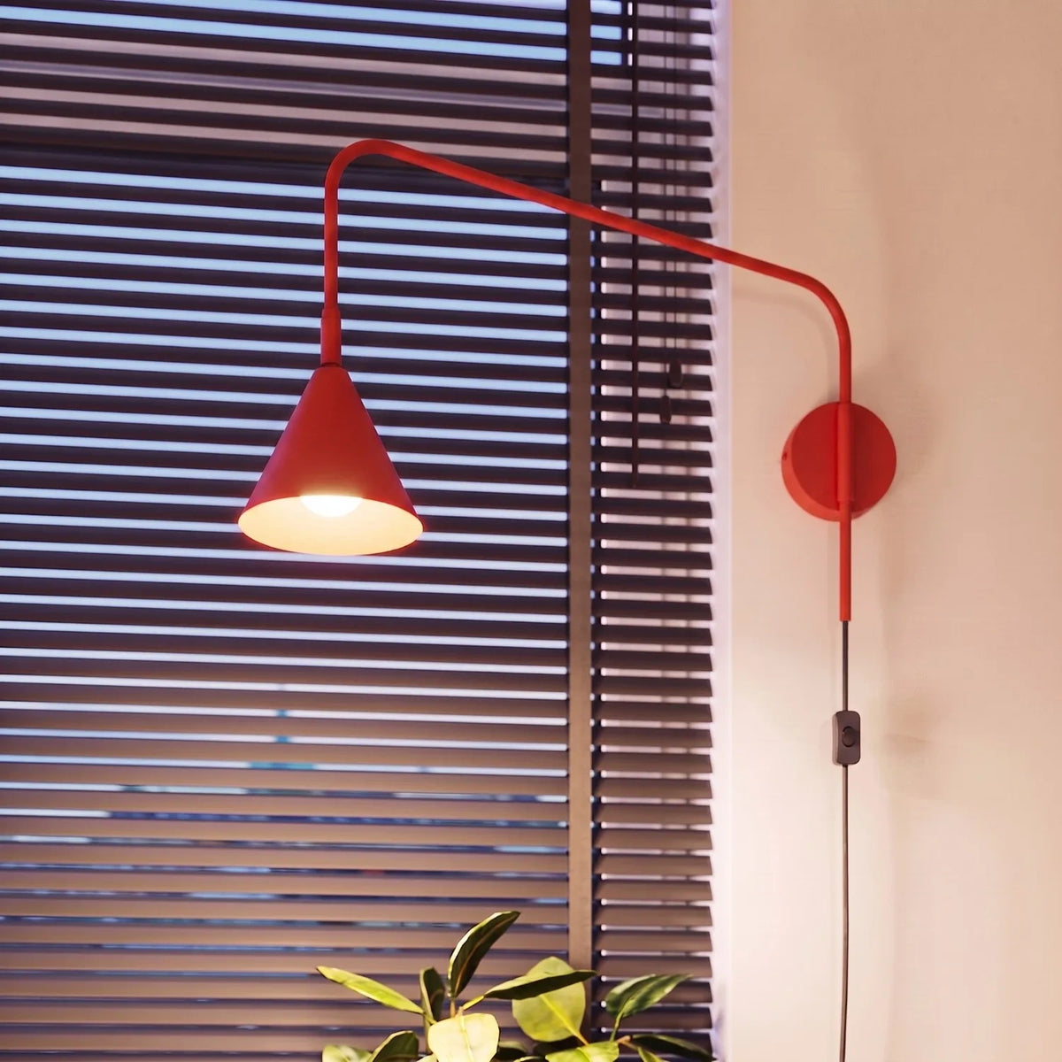 
Lampada da parete di design «Nox» - Rosso
