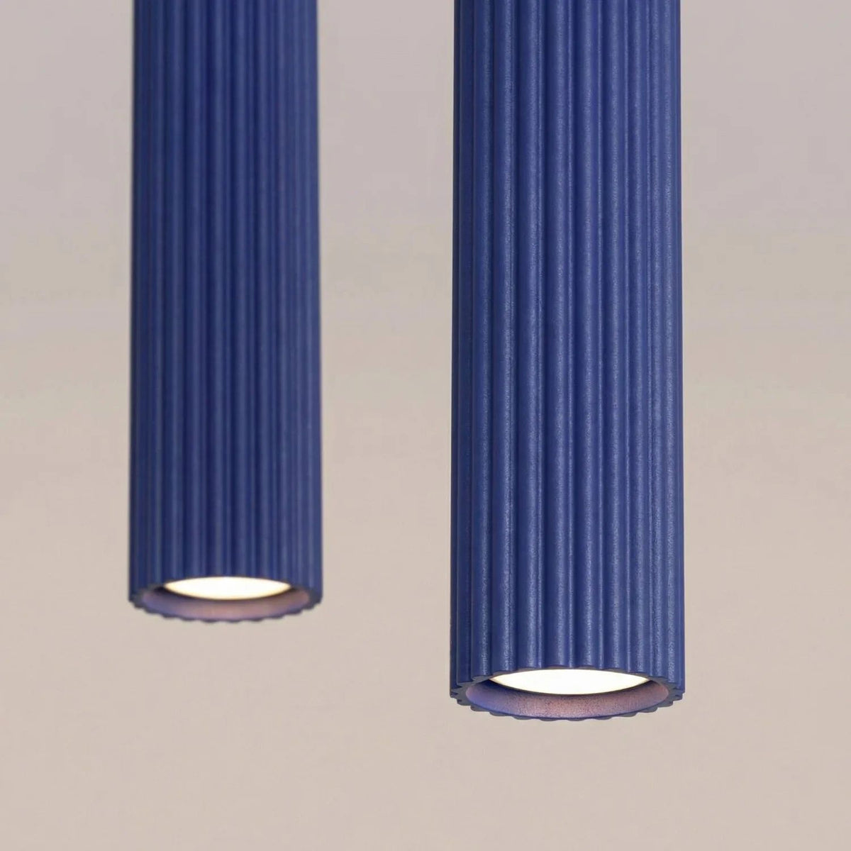 
Design Pendellampe „Karbon“ 2-flammig - Ultramarine
