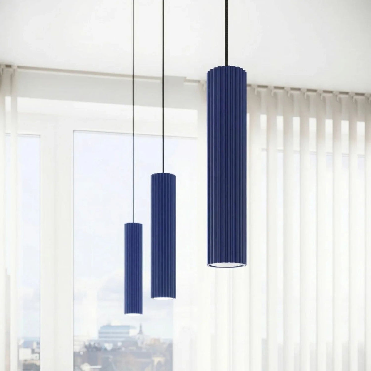 
Design Pendellampe „Karbon“ 3-flammig (linear) - Ultramarine